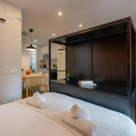 Ola Living Batllo Apartment